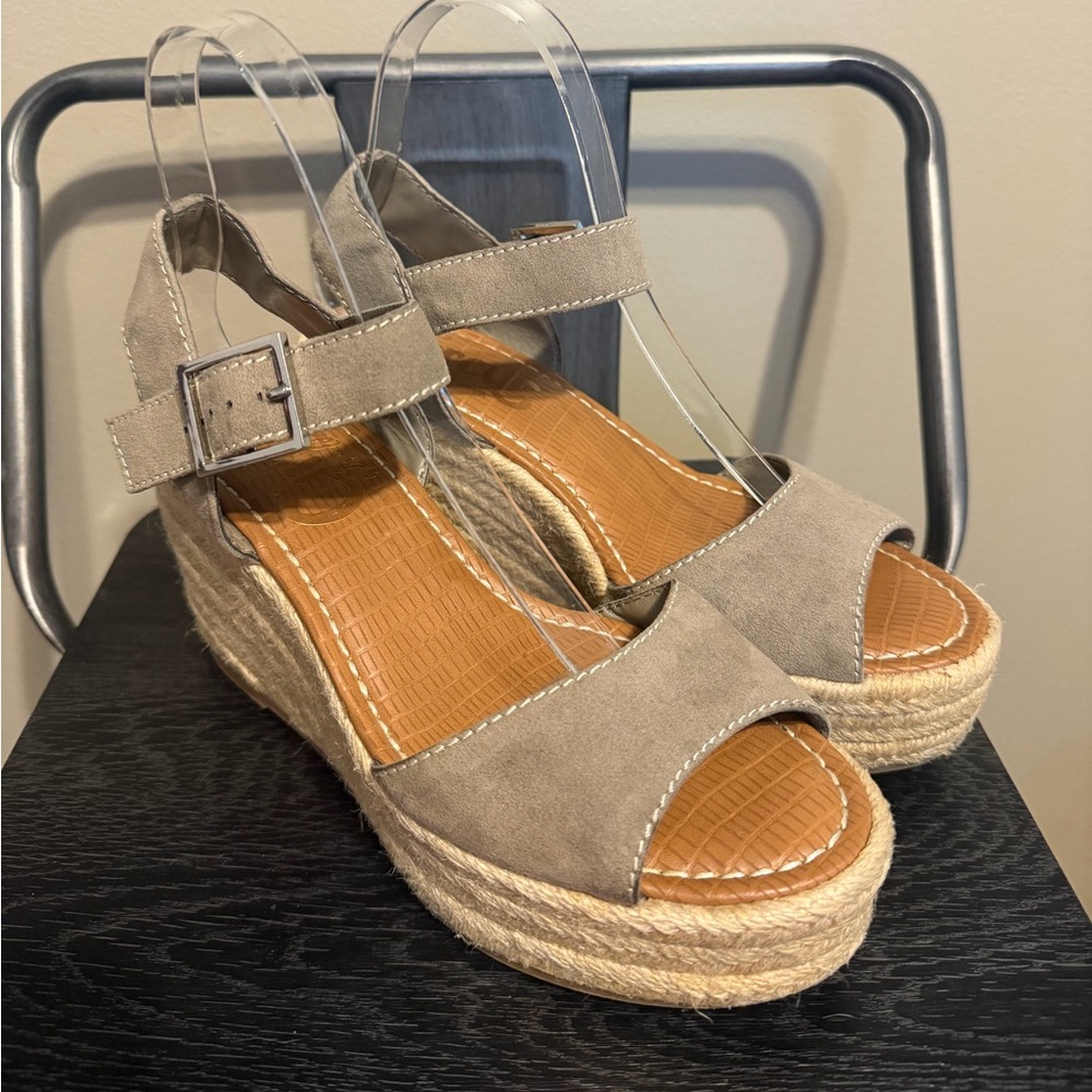 Circus by Sam Edelman Taupe Espadrille Wedge Sandals
